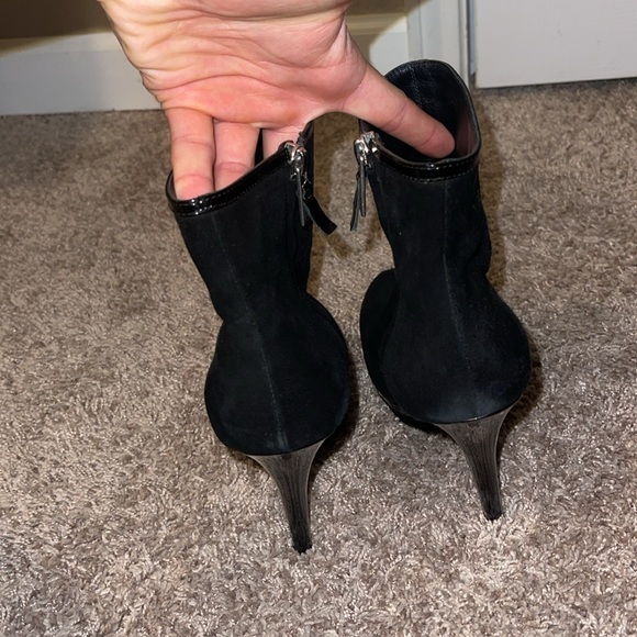 Yves Saint Laurent Black Suede Platform boot heels
Size 37 1/2 EU SIZE 6 US - Picture 6 of 13